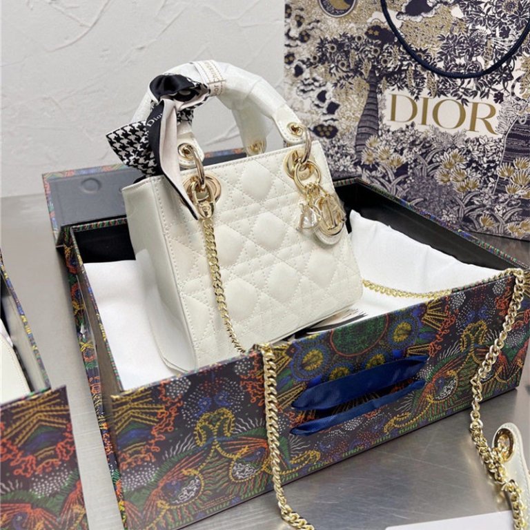 LADY DIOR ミニバッグ
