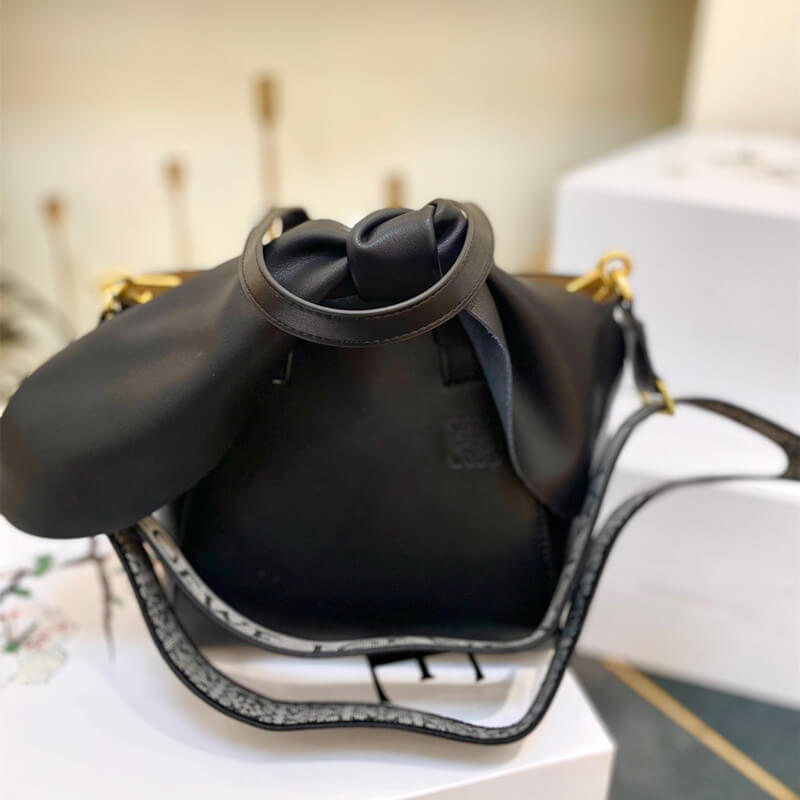 ロエベ ハンモックバニーバッグ loewe うさぎ ショルダーバッグ 可愛い 