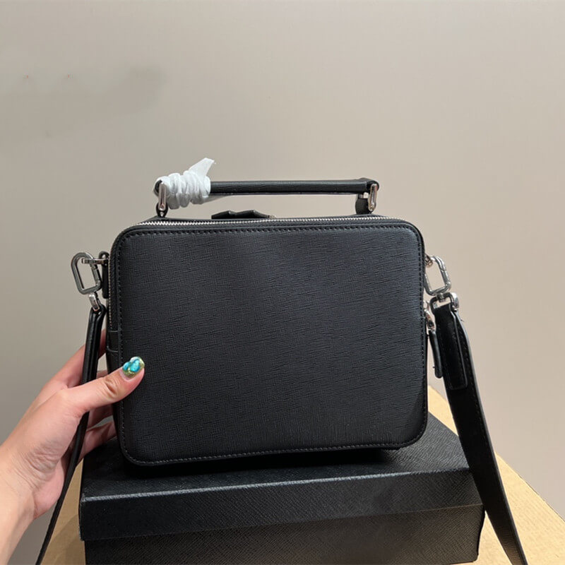 プラダ ブリックバッグ prada ショルダー バッグ メンズ 人気 ビジネス 