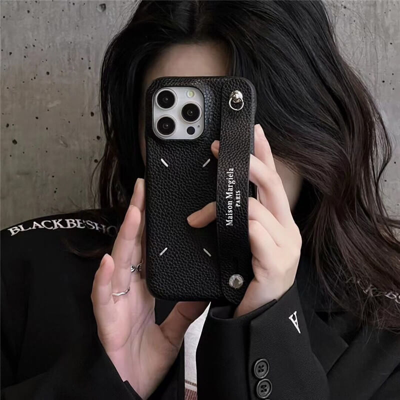 マルジェラ アイ フォン16 ケース ベルト付き iphone16pro/15/14ケース 