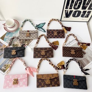 ハイブランド 手帳型 iphoneケース 三つ折り ルイヴィトン iphone17/17pro ケース 手帳型 gucci  iphone16pro/15pro ケース チェーン付き ブランド カード収納 大人 スマホケース 高級