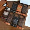カード収納 iphoneケース ハイブランド iphone17pro/17promaxケース ルイヴィトン iphone16/16proケース ミラー付き gucci パロディ iphone15/14 ケース スマホショルダー ハイブランド 人気
